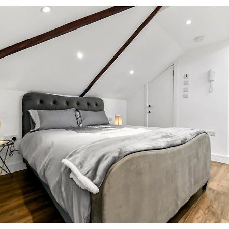 Ferienwohnung Sleek And Modern Studio With Minimalist Vibe Chelmsford Exterior foto